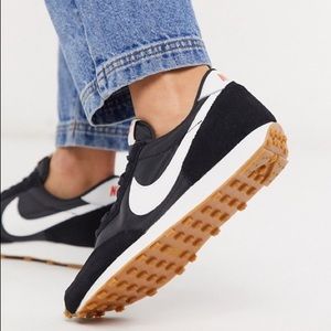 🌸 NIKE Daybreak Sneakers Shoes NEW Black White